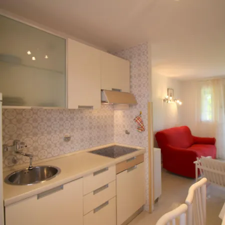 Hundefreundliches Mit Mediterranem Garten Und Nur 650 Meter Zum Prázdninový dům Poreč