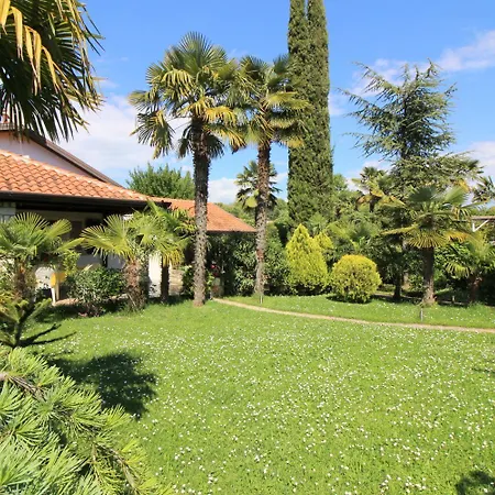 Hundefreundliches Mit Mediterranem Garten Und Nur 650 Meter Zum *